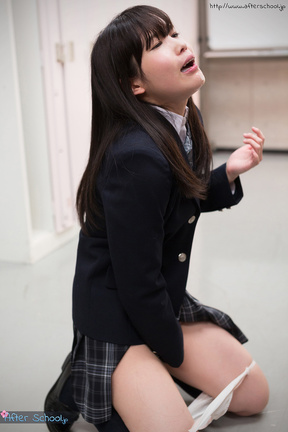 Pretty student Kasugano Yui masturbating and giving handjob
